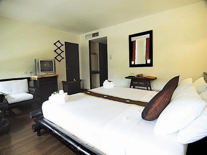 Phuket Heritage Hotel Karon Esterno foto