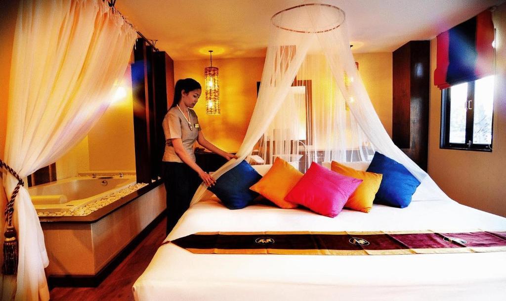 Phuket Heritage Hotel Karon Esterno foto